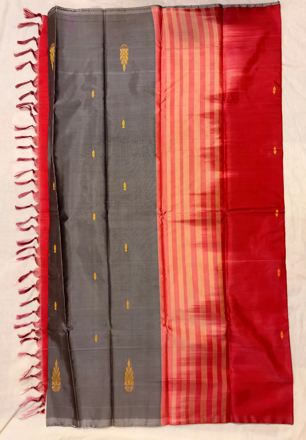 Eiyam & Kempu Handloom Vaallai Pattu Saree — 2