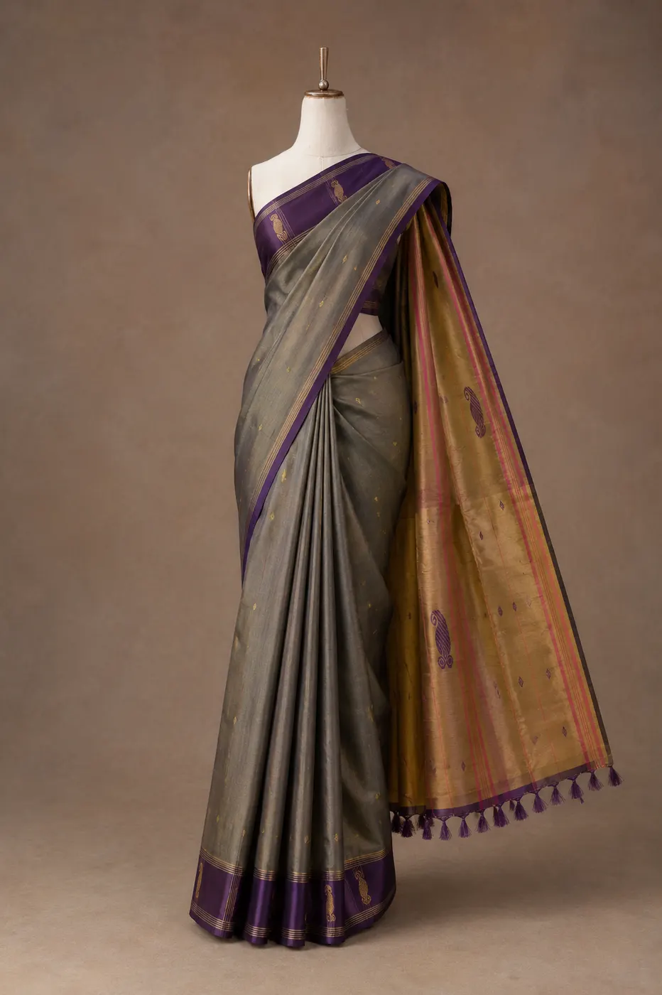 Yaanai & Thamiram Handloom Vaallai Pattu Saree — 1