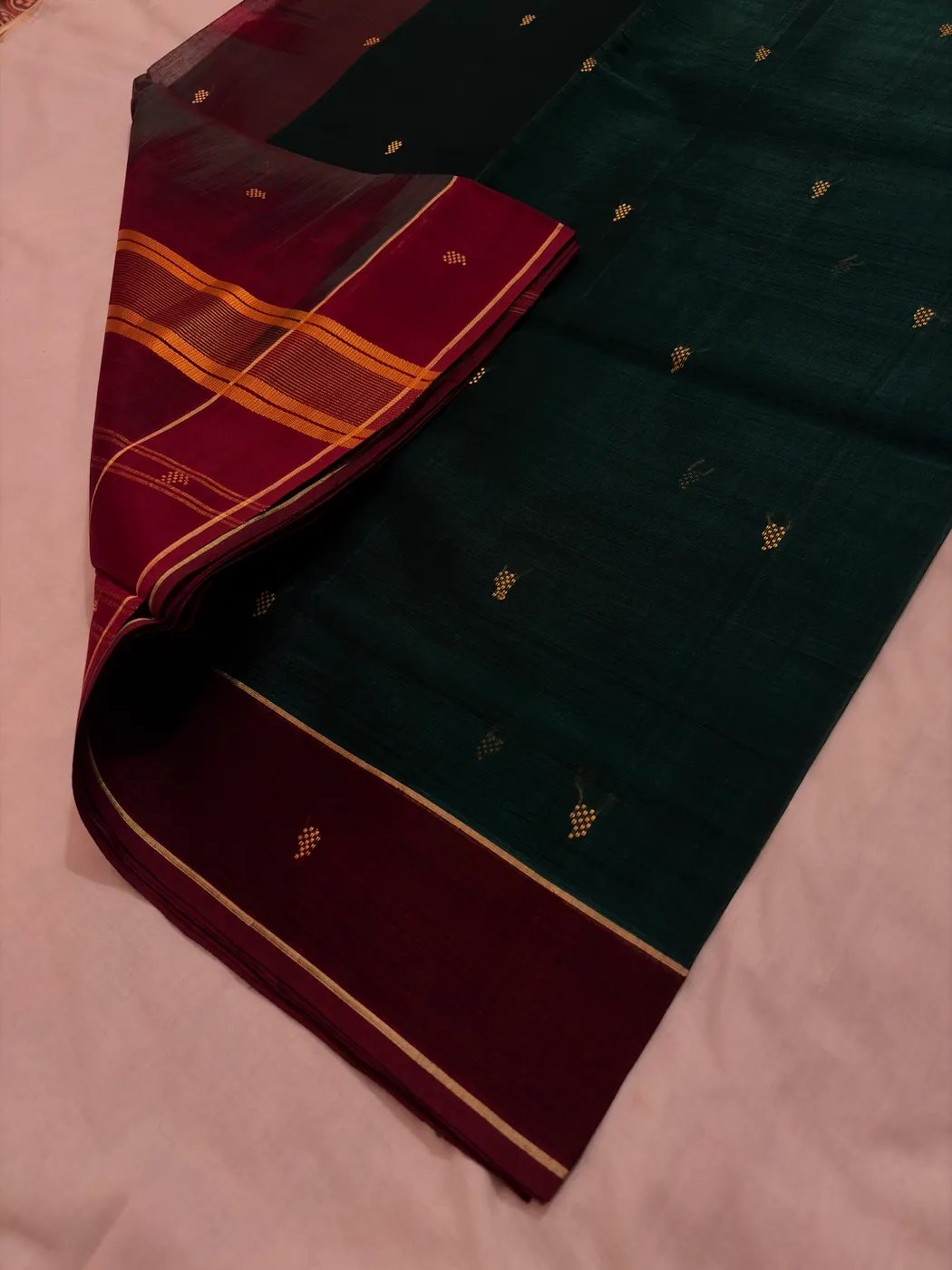 Karum Pachai & Arakku Handloom Cotton Vegan Silk Saree — 2
