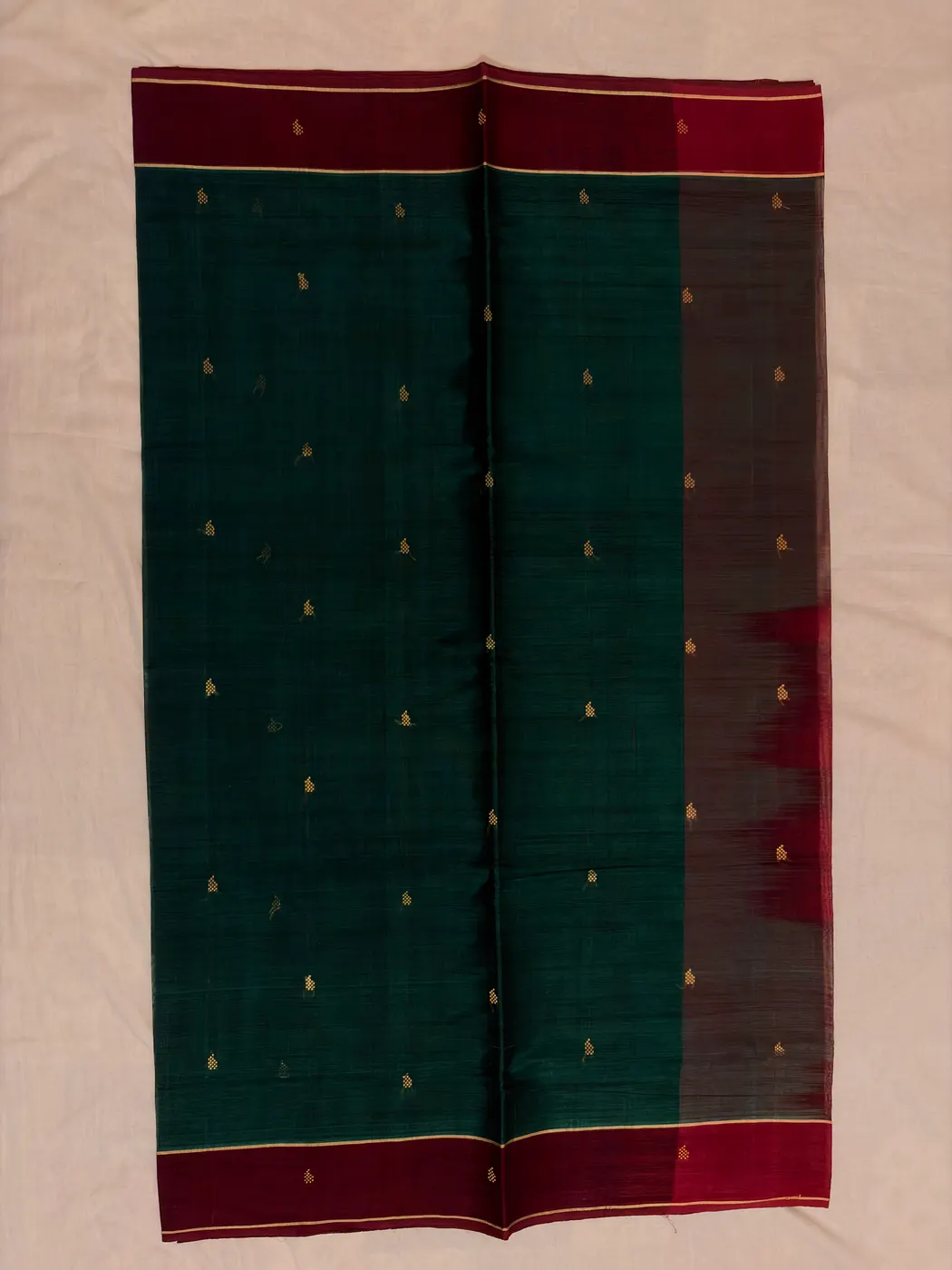 Karum Pachai & Arakku Handloom Cotton Vegan Silk Saree — 3