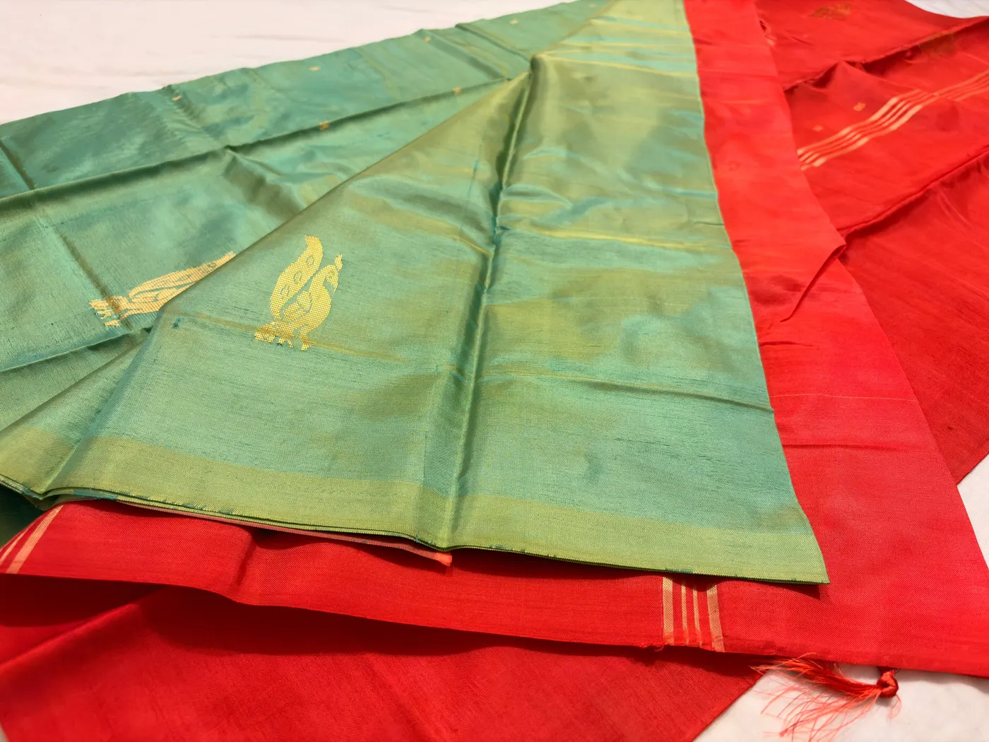 Ilai Pachai & Milagai Pazham Handloom Vaallai Pattu Saree — 5