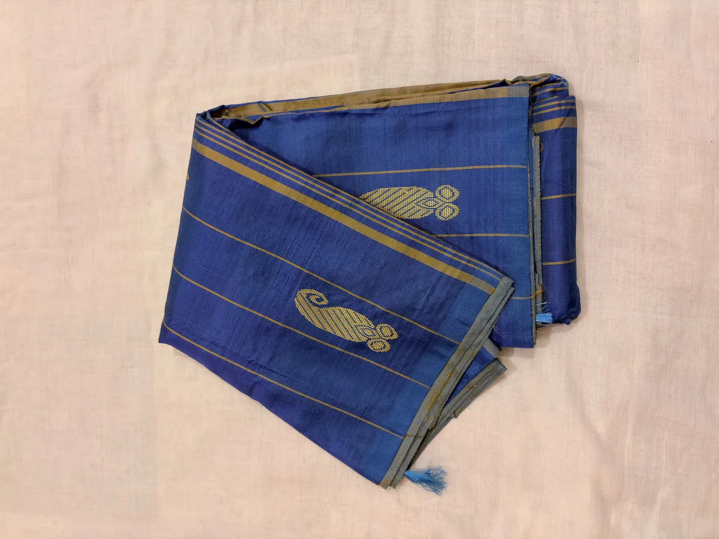 Sandhanam & Nilambari Handloom Vaallai Pattu Saree — 3