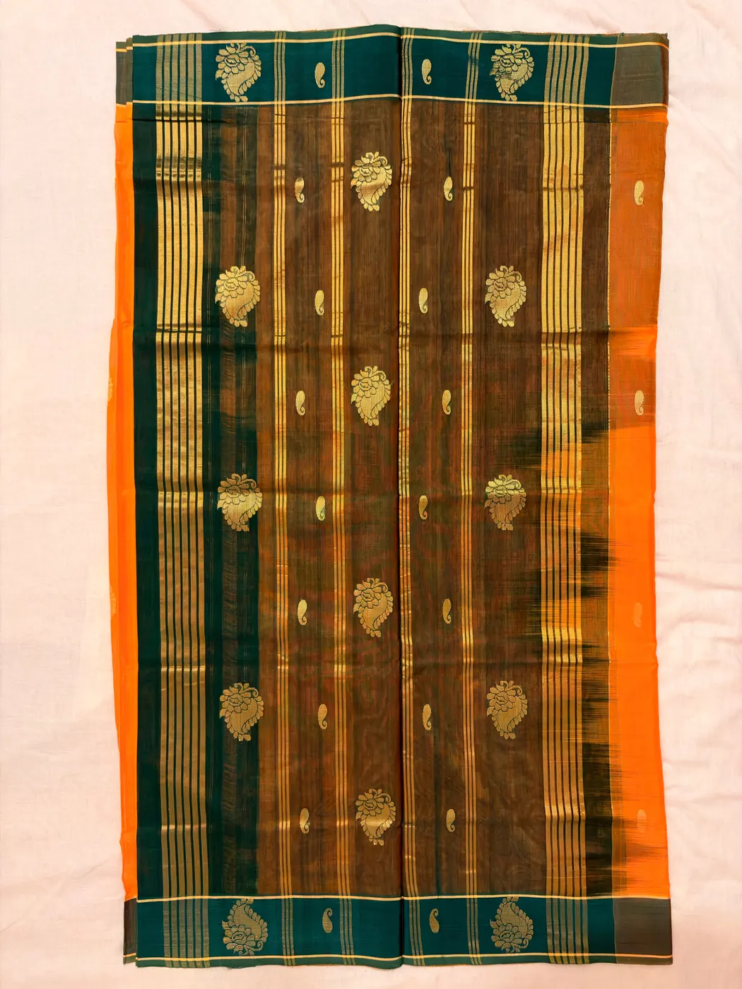 Arraicha Manjal & Karum Pachai Handloom Cotton Vegan Silk Saree — 4