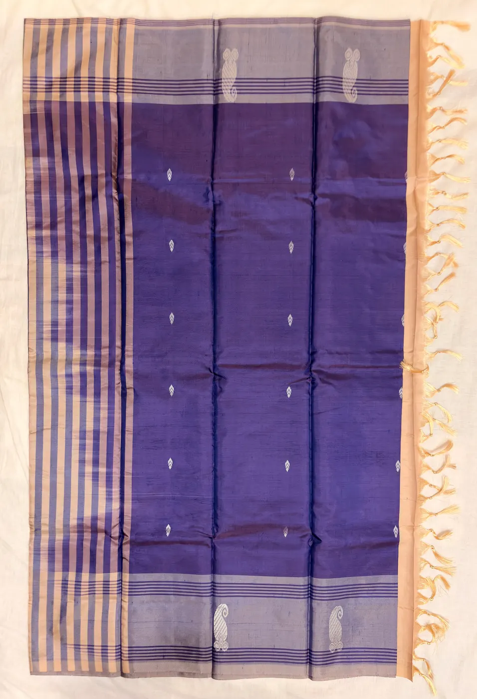 Thaen & Kathiri Poo Handloom Vaallai Pattu Saree — 2